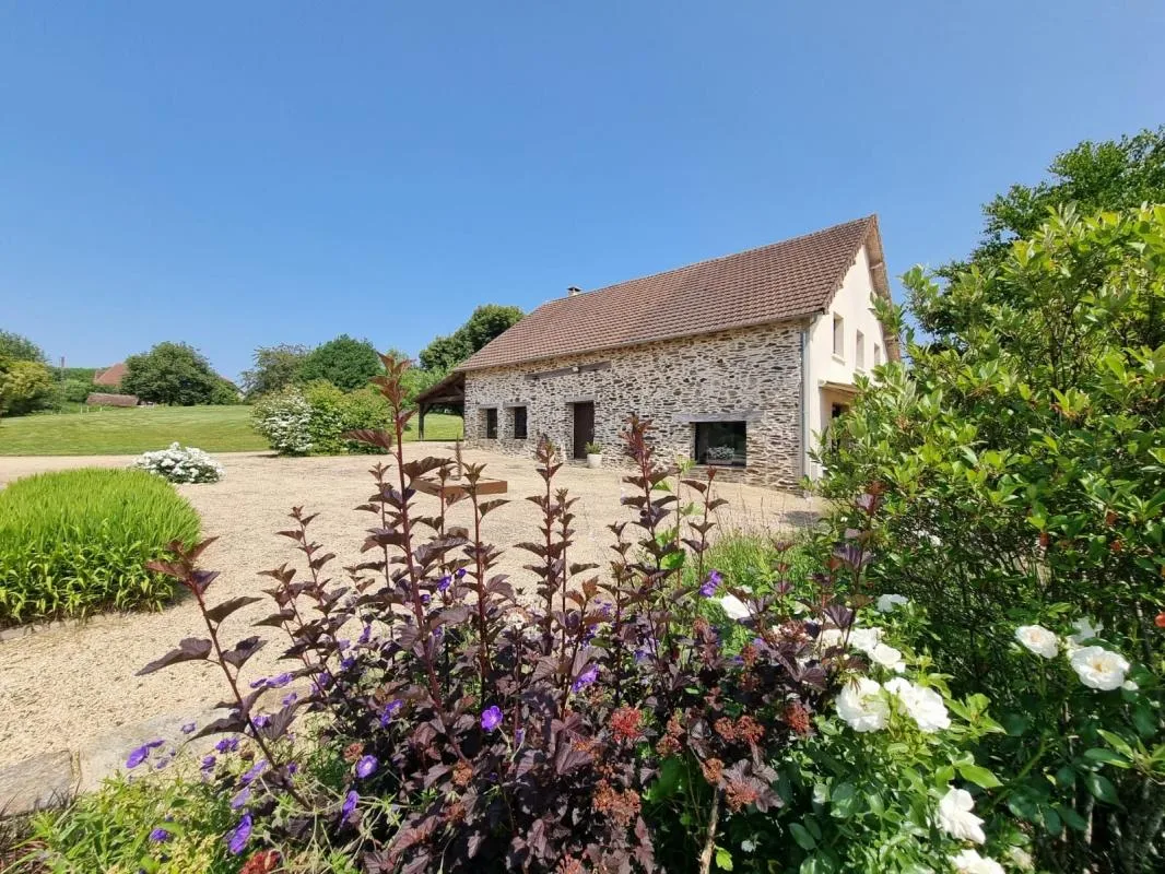 3 chambres Maison à Coussac-Bonneval, France No. 351057