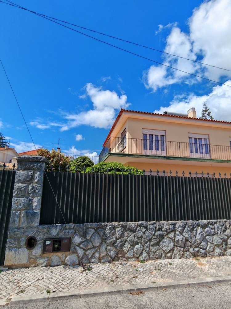 5 bedrooms House in Cascais, Portugal No. 109279