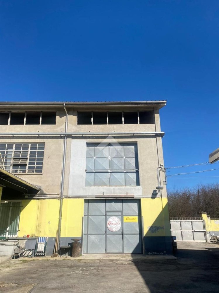 1000m² Warehouse in Turbigo, Italy No. 54757