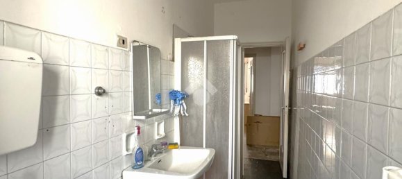 3 rooms Apartment in Parma, Italy No. 284223 11