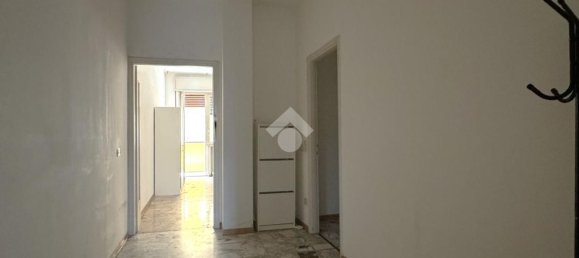 3 rooms Apartment in Parma, Italy No. 284223 5