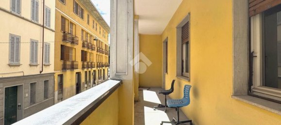 3 rooms Apartment in Parma, Italy No. 284223 3