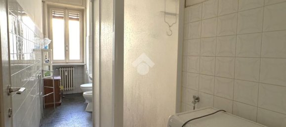 3 rooms Apartment in Parma, Italy No. 284223 10