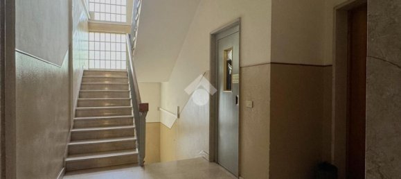 3 rooms Apartment in Parma, Italy No. 284223 4