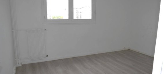 3 bedrooms Apartment in Villeneuve-la-Garenne, France No. 173492 6