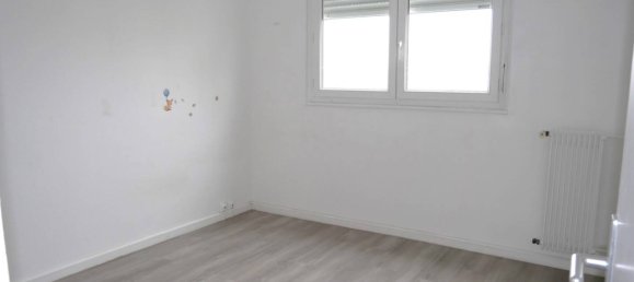 3 bedrooms Apartment in Villeneuve-la-Garenne, France No. 173492 7