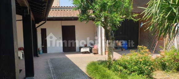 4 bedrooms Villa in Torre de' Picenardi, Italy No. 127479 3