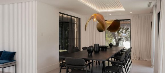 5 bedrooms Villa in Marbella, Spain No. 276687 6