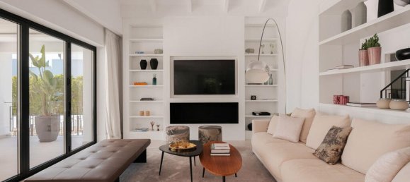 5 bedrooms Villa in Marbella, Spain No. 276687 3