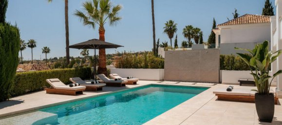 5 bedrooms Villa in Marbella, Spain No. 276687 12