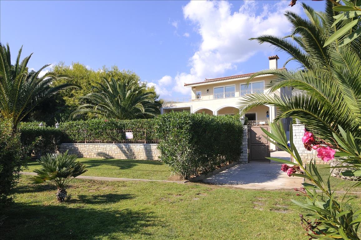 6 bedrooms Villa in Megara, Greece No. 5808