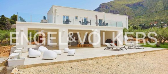 12 rooms Villa in Castellammare del Golfo, Italy No. 80468 10