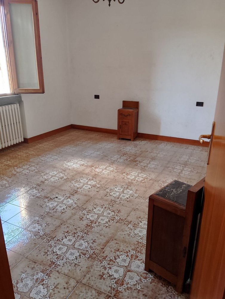 Дом с 6 спальнями в Кампи Бизенцио, Италия № 348207