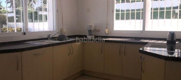 5 bedrooms Villa in Marbella, Spain No. 64299 9