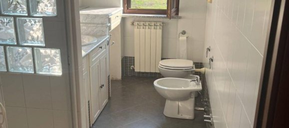 3 rooms Apartment in Vidigulfo, Italy No. 157553 4