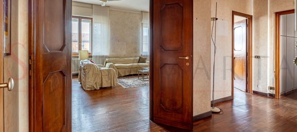 2 bedrooms Apartment in Milan, Italy No. 243493 6