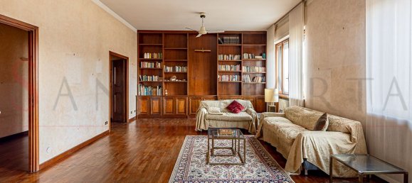 2 bedrooms Apartment in Milan, Italy No. 243493 2