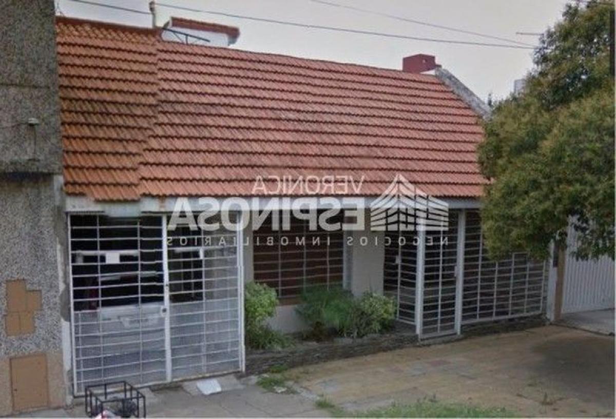 4 bedrooms House in Moron, Argentina No. 88611