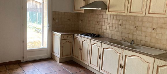 3 bedrooms House in Saint-Laurent-Medoc, France No. 103093 2