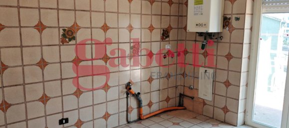 3 Schlafzimmer Wohnung in Venafro, Italy, Nr. 138217 8