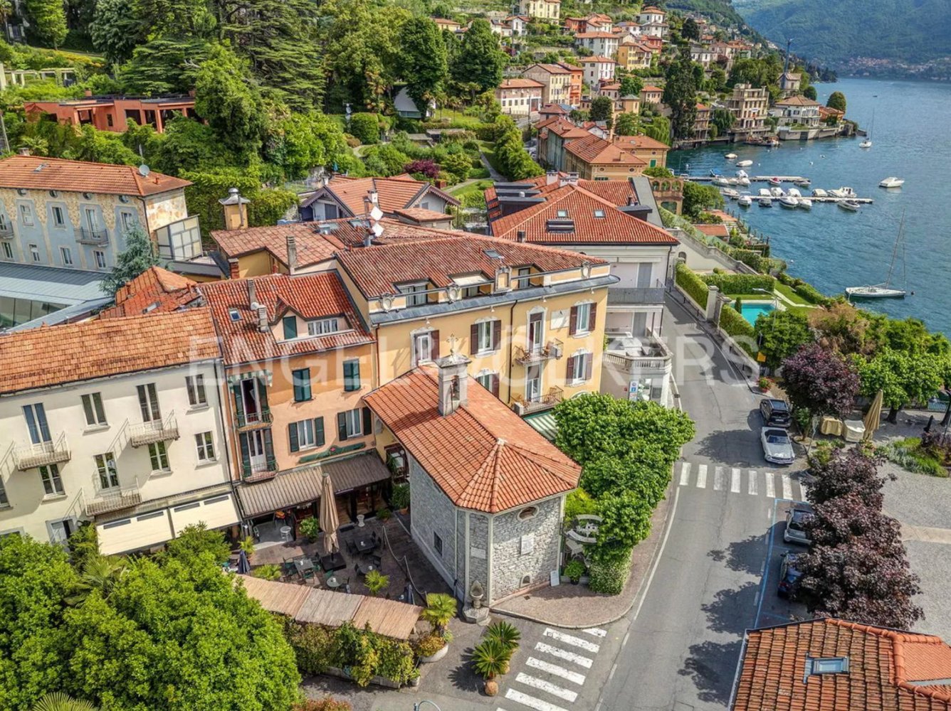 5-Zimmer Wohnung in Moltrasio, Italy, Nr. 284088