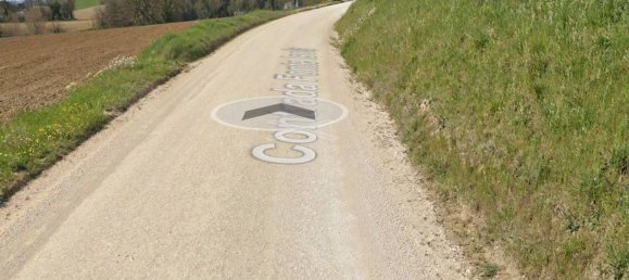 4 bedrooms Apartment in Mogliano, Italy No. 326889 6