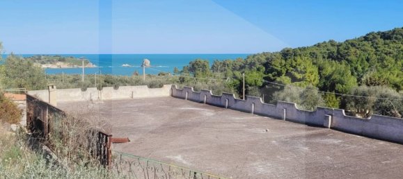 Imóvel comercial de 5 divisões em Vieste, Italy N.º 27001 35