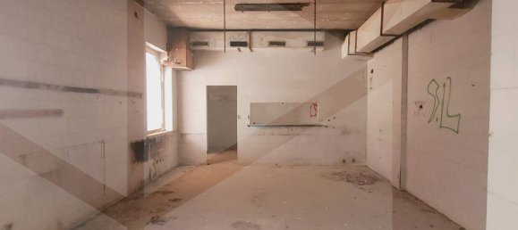 Imóvel comercial de 5 divisões em Vieste, Italy N.º 27001 10