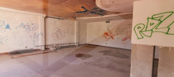 Imóvel comercial de 5 divisões em Vieste, Italy N.º 27001 28