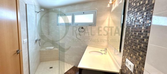 5 bedrooms House in Alicante, Spain No. 93588 35