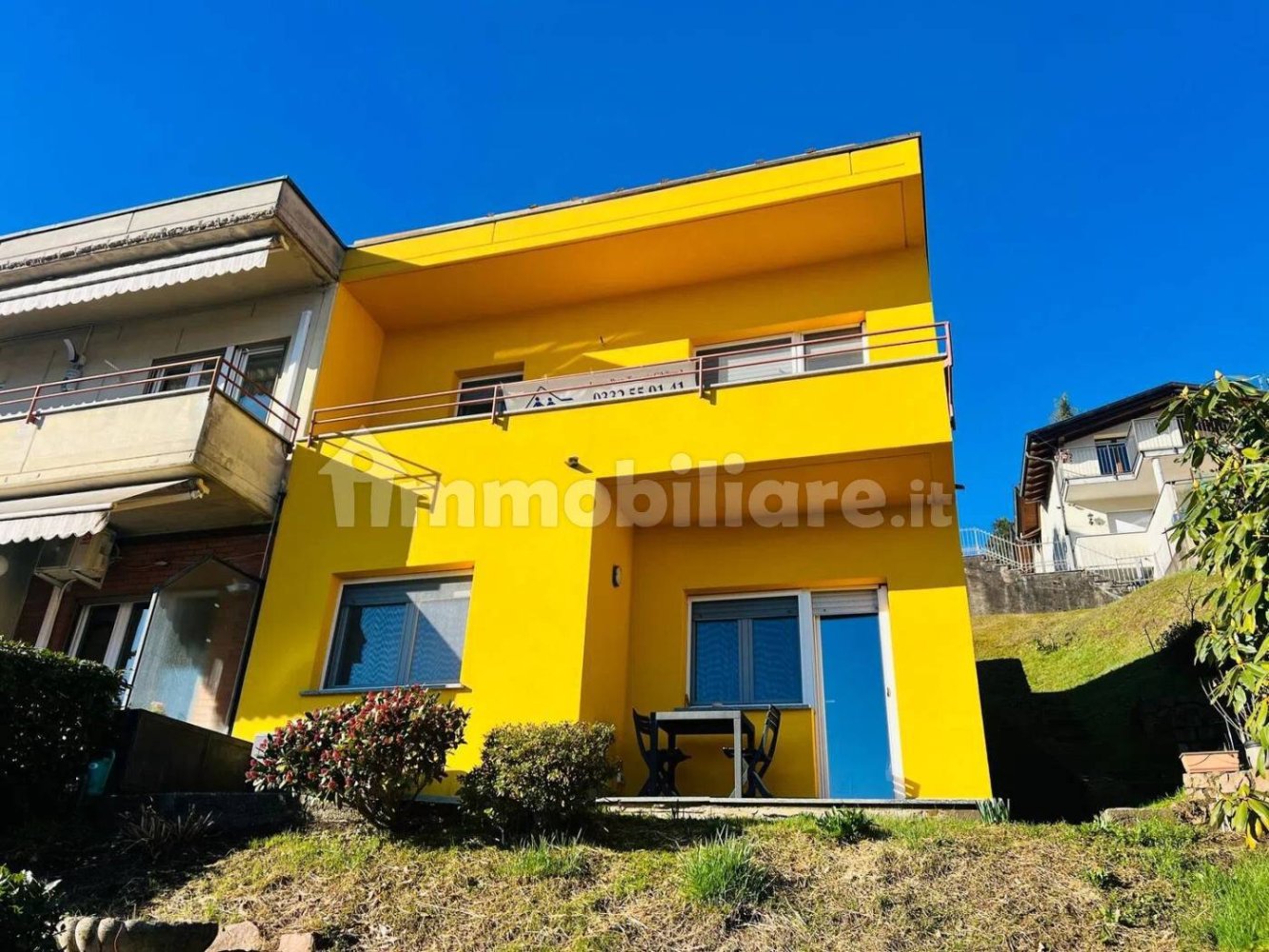 2 غرف نوم فيلا في Lavena Ponte Tresa, Italy رقم 136352