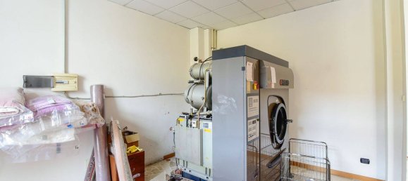 1غرفة عقار تجاري في Seregno, Italy رقم 264183 4