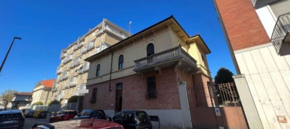 Apartamento de 7 divisões em Vercelli, Italy N.º 13377 2