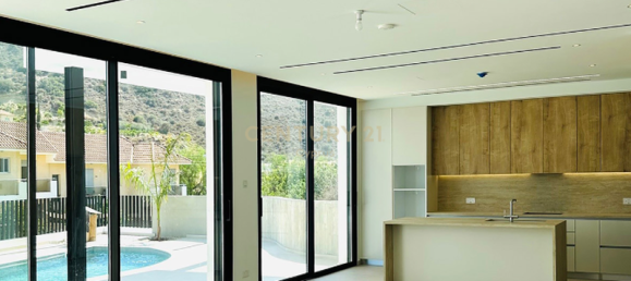 3 bedrooms Villa in Germasogeia, Cyprus No. 15817 6