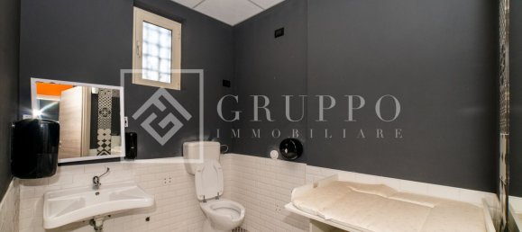 398m² Commercial property in Rome, Italy No. 315409 6