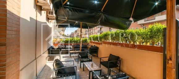 398m² Commercial property in Rome, Italy No. 315409 3