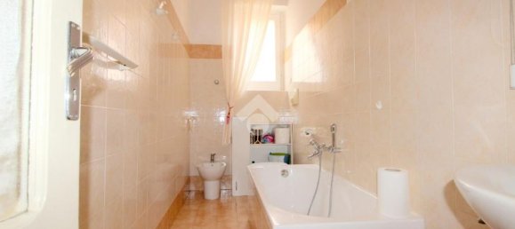 Квартира с 3 комнатами в Лучера, Италия № 117480 9