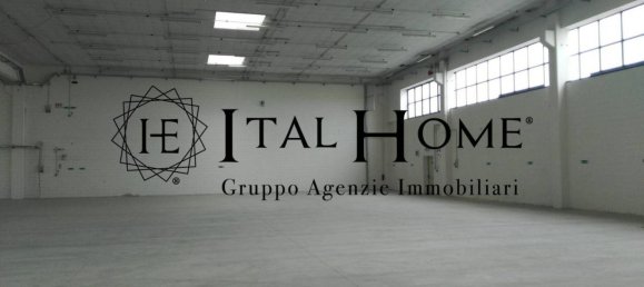 مستودع في Valmadrera, Italy 1370متر مربع رقم 5488 6