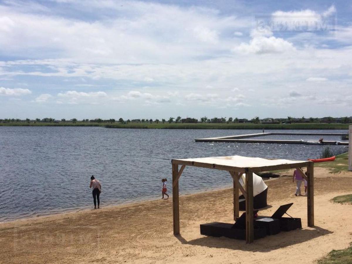 Земельный участок в Эскобар, Аргентина № 119340