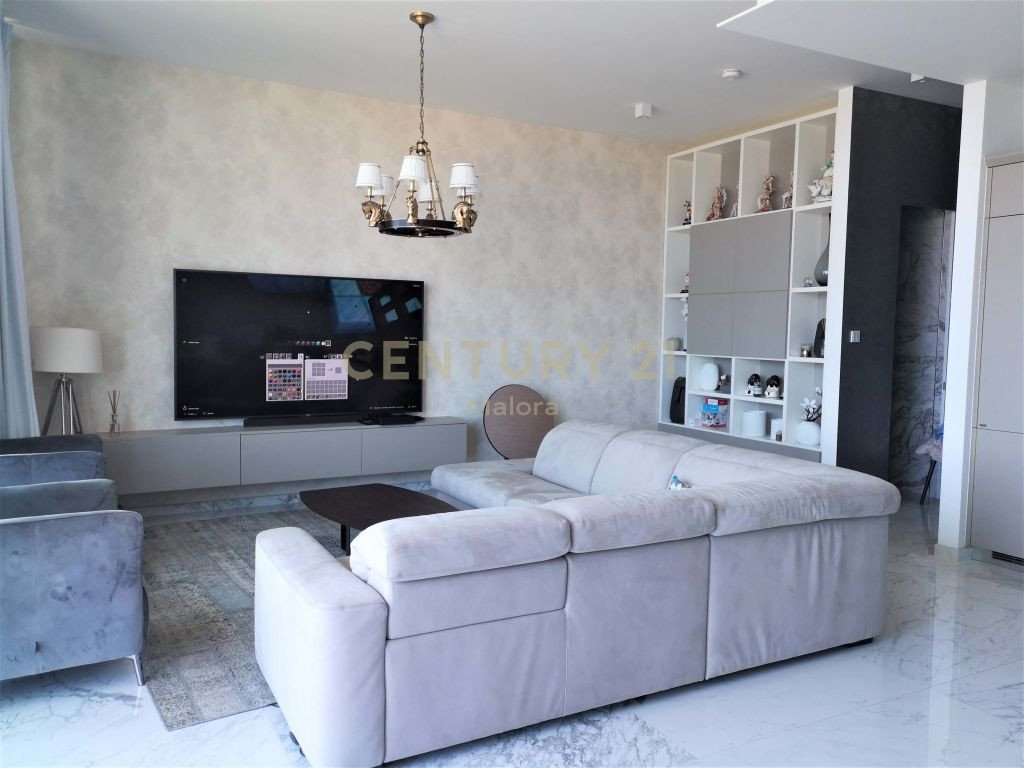 4 bedrooms Apartment in Agios Tychonas, Cyprus No. 639