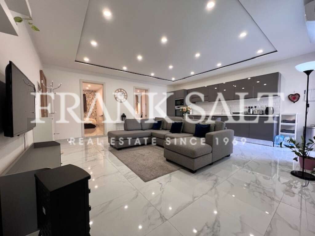 Квартира с 3 спальнями в Гзира, Мальта № 5091