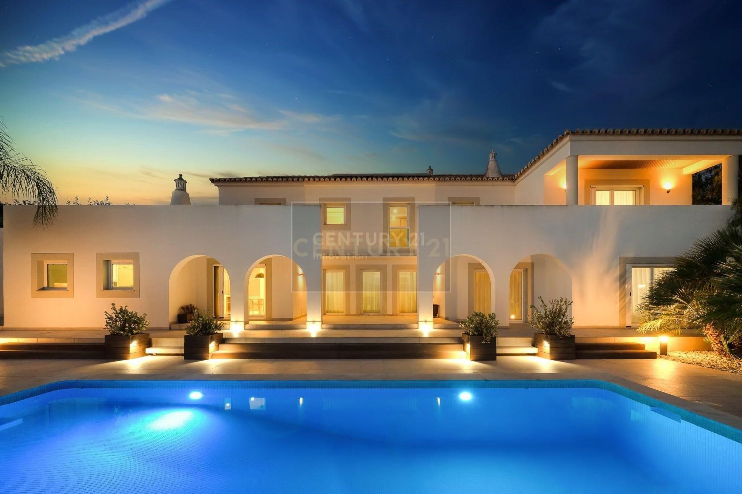 Villa de 4 dormitorios en Portimao, Portugal No. 247517