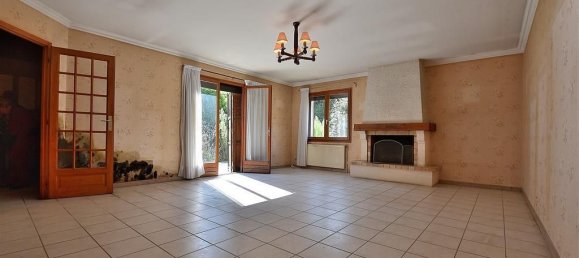 2 bedrooms House in Saint-Maur-des-Fosses, France No. 175402 11