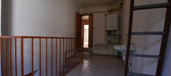 2 bedrooms House in Saint-Maur-des-Fosses, France No. 175402 7