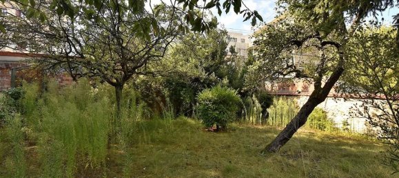 2 bedrooms House in Saint-Maur-des-Fosses, France No. 175402 2