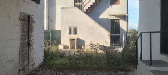 4 bedrooms House in Resana, Italy No. 358454 5