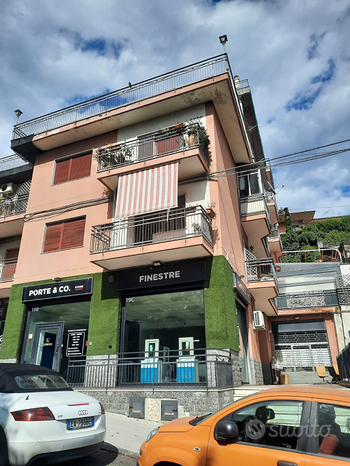 5 rooms Apartment in Catania, Italy No. 286178