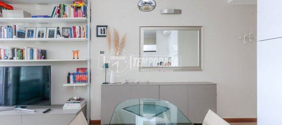 2 bedrooms Apartment in Milan, Italy No. 357837 4