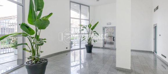 2 bedrooms Apartment in Milan, Italy No. 357837 22