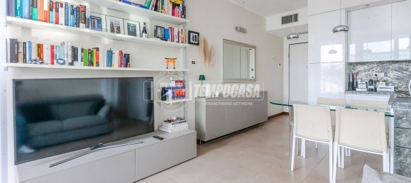 2 bedrooms Apartment in Milan, Italy No. 357837 5